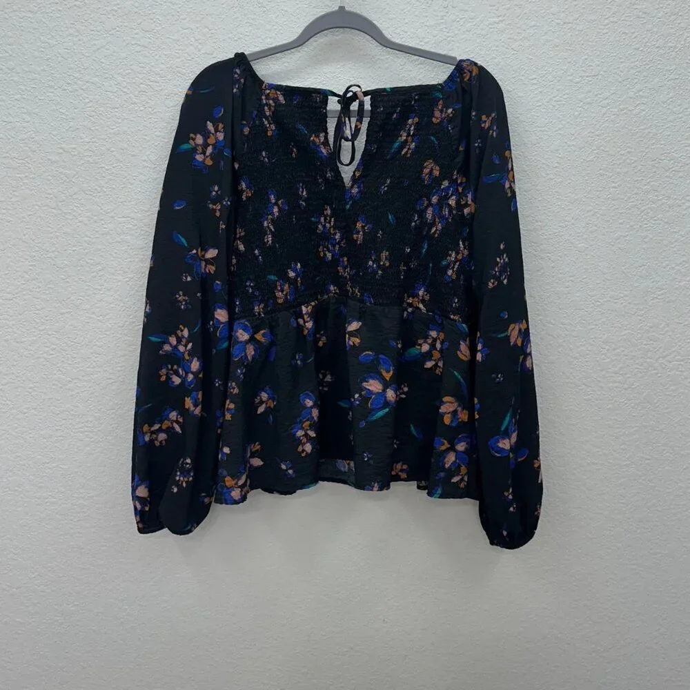 Floral Black Blouse - Picture 4 of 4